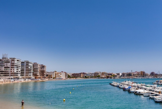 Resale - APARTAMENTO - Torrevieja - Playa del Acequión