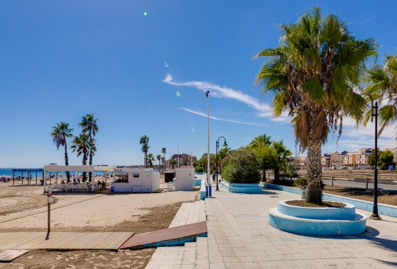 Revente - APARTAMENTO - Torrevieja - Playa del Acequión