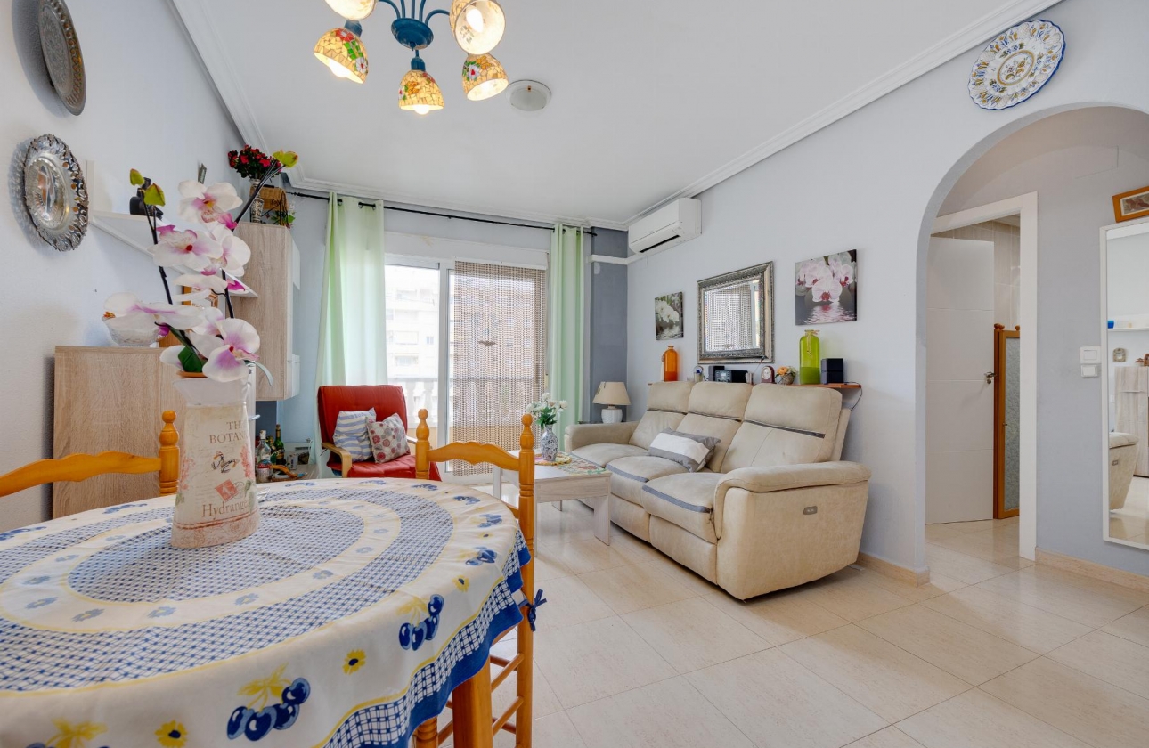 Resale - APARTAMENTO - Torrevieja - Playa de Los Locos-Curva del Palangre