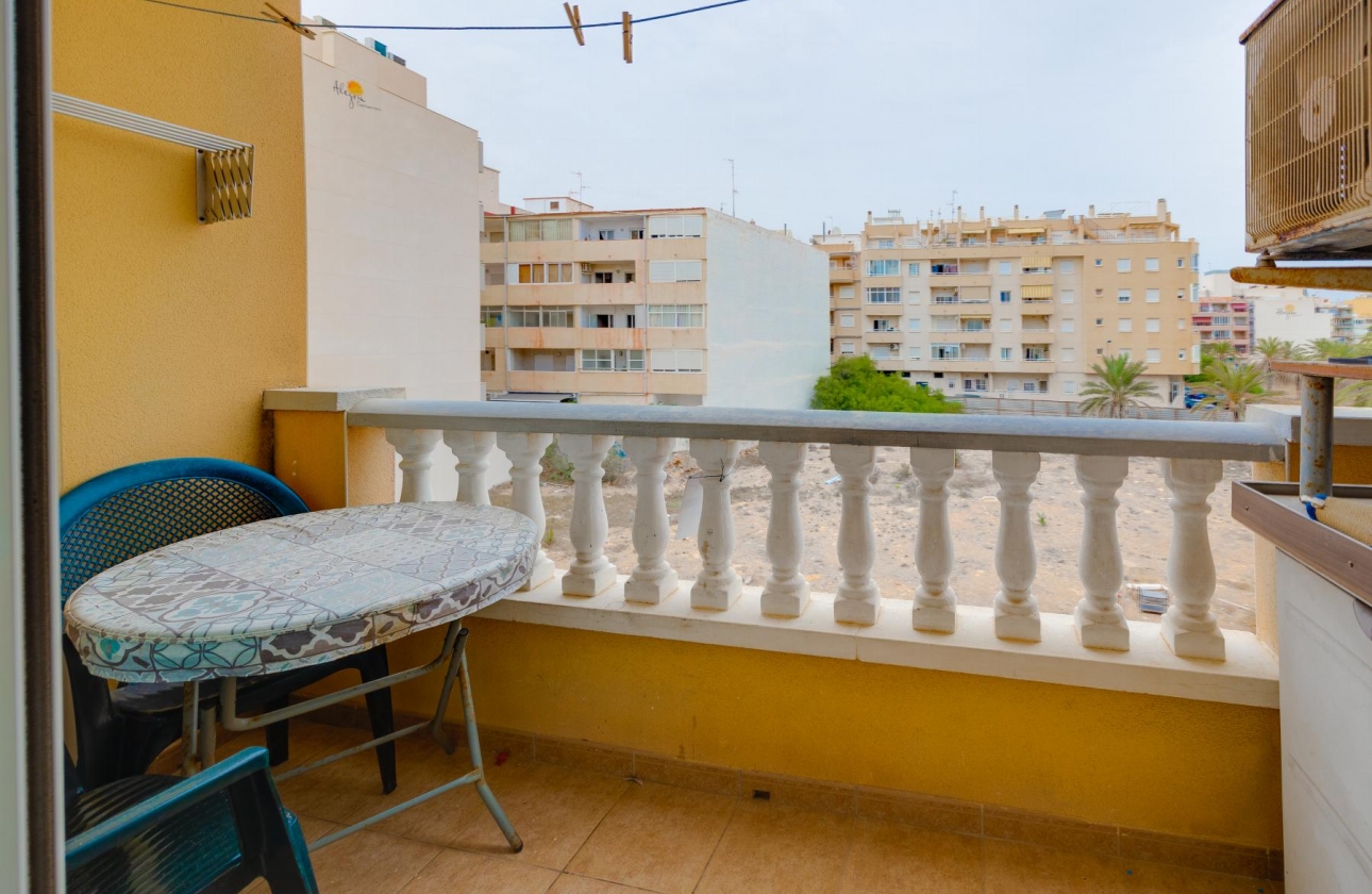 Resale - APARTAMENTO - Torrevieja - Playa de Los Locos-Curva del Palangre