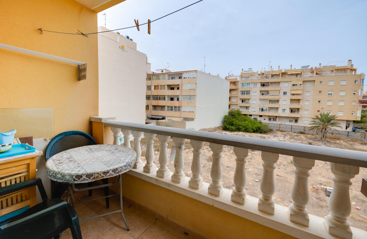 Resale - APARTAMENTO - Torrevieja - Playa de Los Locos-Curva del Palangre