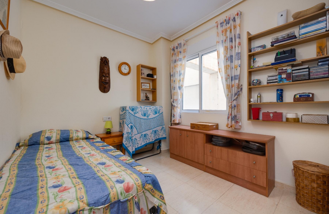 Resale - APARTAMENTO - Torrevieja - Playa de Los Locos-Curva del Palangre