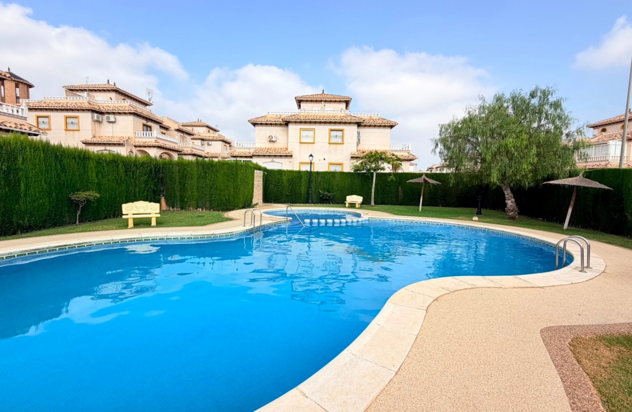 Resale - Villa - Lomas de Cabo Roig - Orihuela Costa
