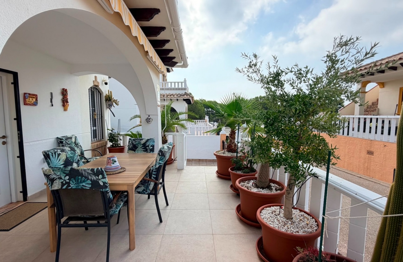 Resale - Villa - Lomas de Cabo Roig - Orihuela Costa