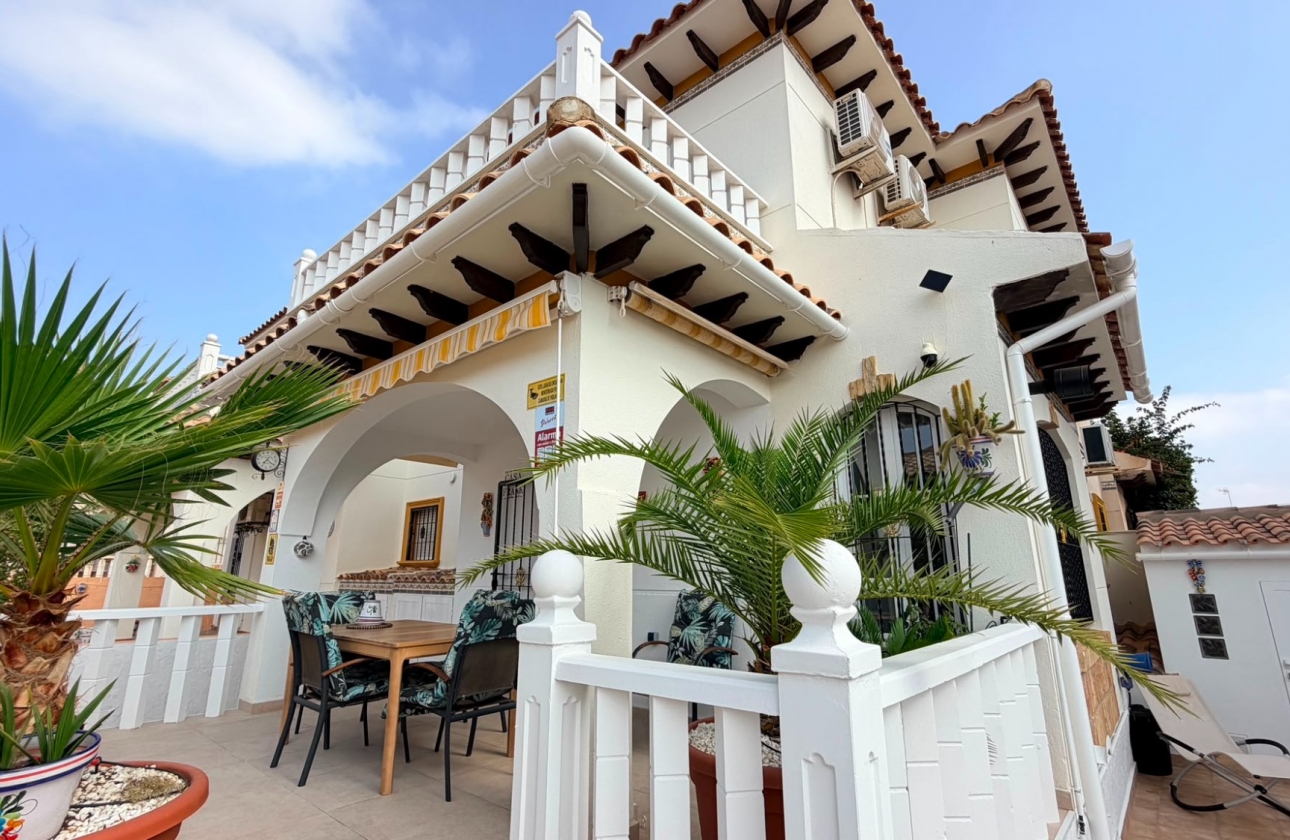 Resale - Villa - Lomas de Cabo Roig - Orihuela Costa