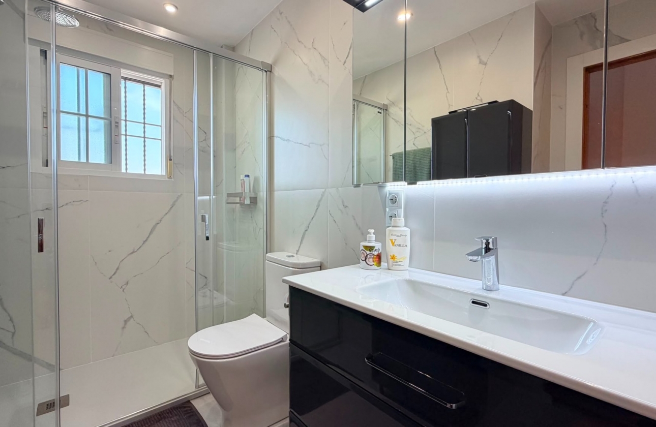 Resale - Villa - Lomas de Cabo Roig - Orihuela Costa