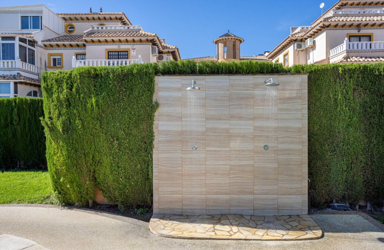 Resale - Villa - Lomas de Cabo Roig - Orihuela Costa