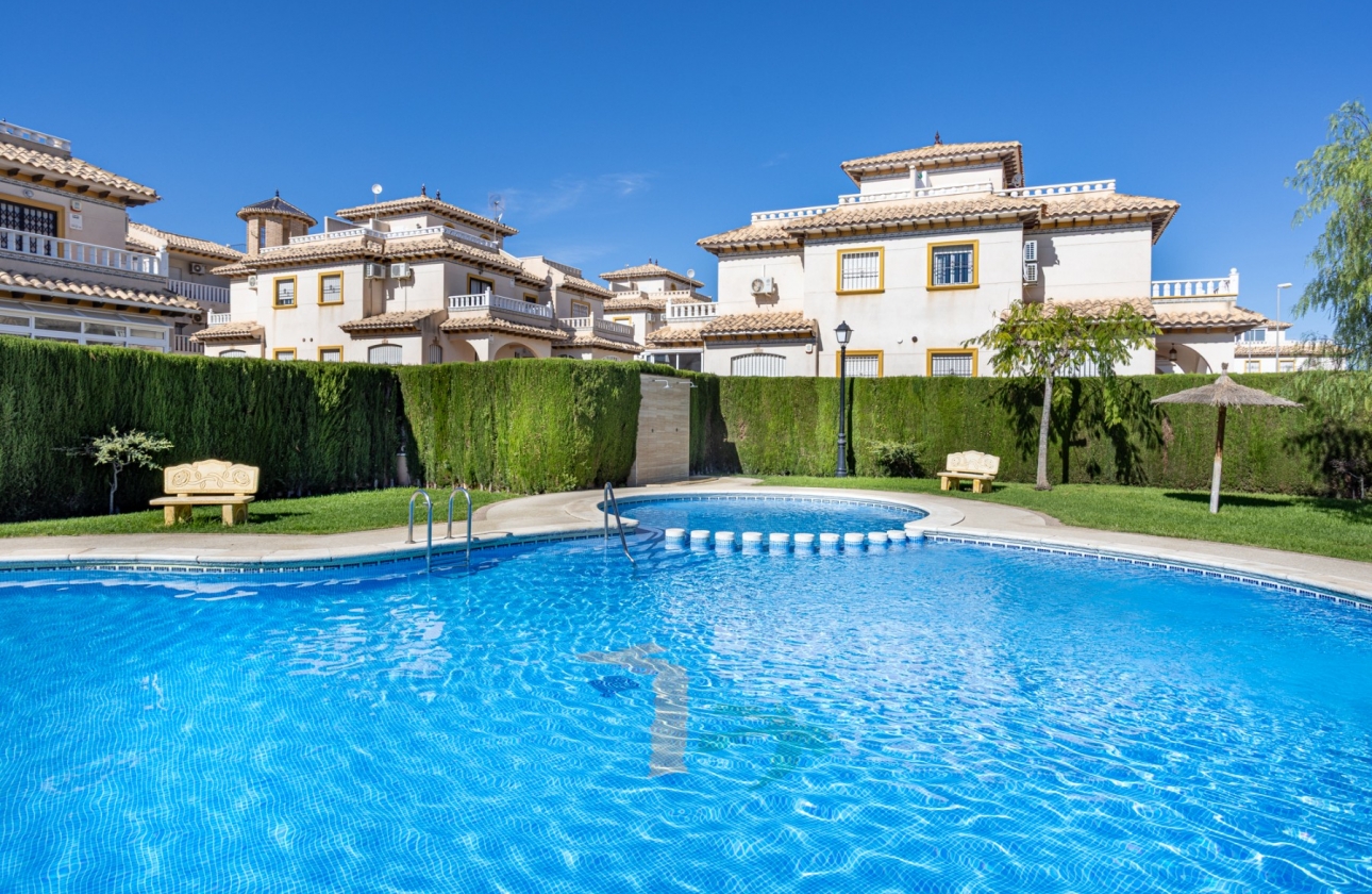 Resale - Villa - Lomas de Cabo Roig - Orihuela Costa