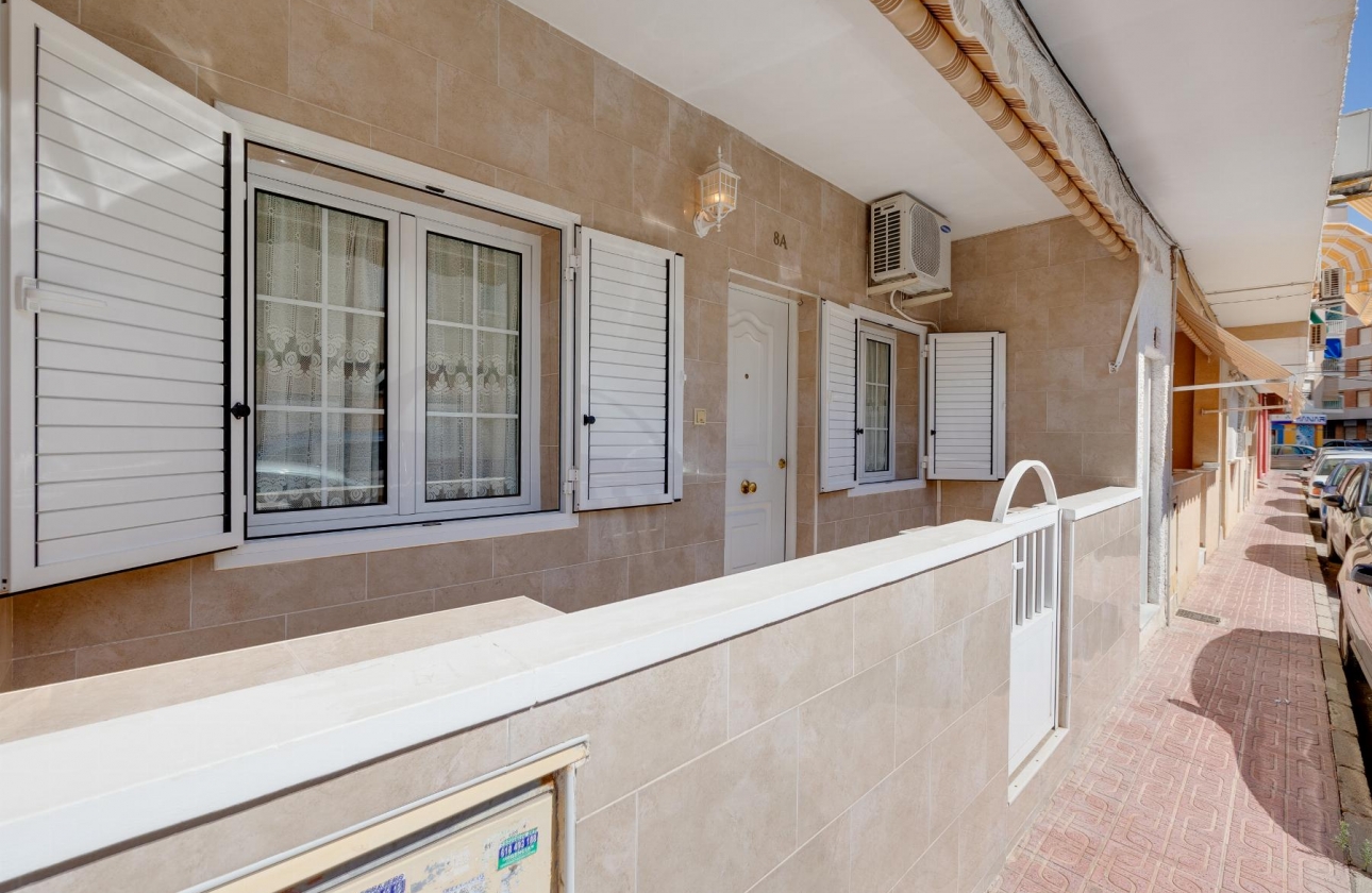 Resale - Bungalow - Torrevieja - Playa de La Acequion