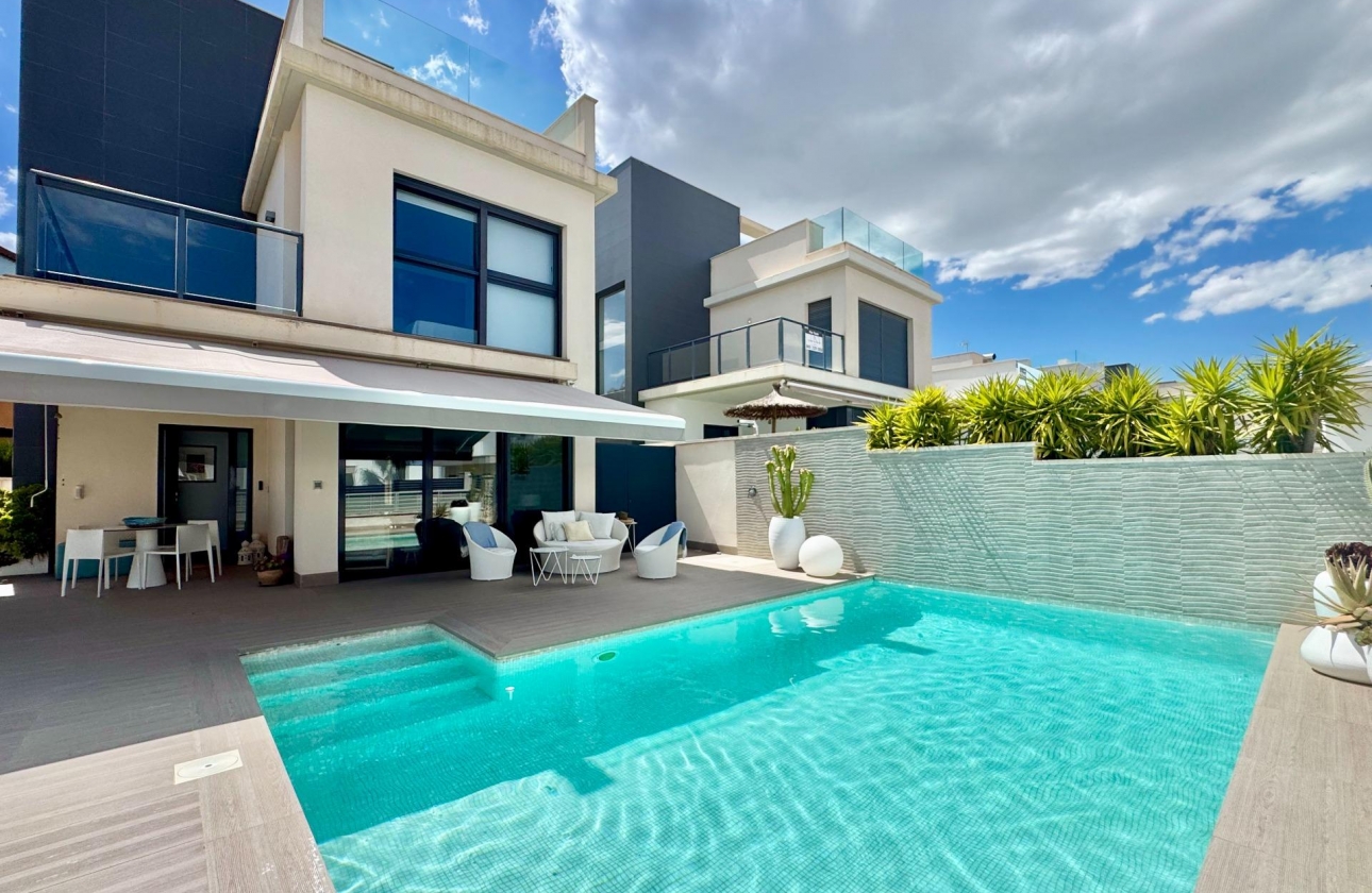 Resale - Villa - San Miguel de Salinas - Bellavista