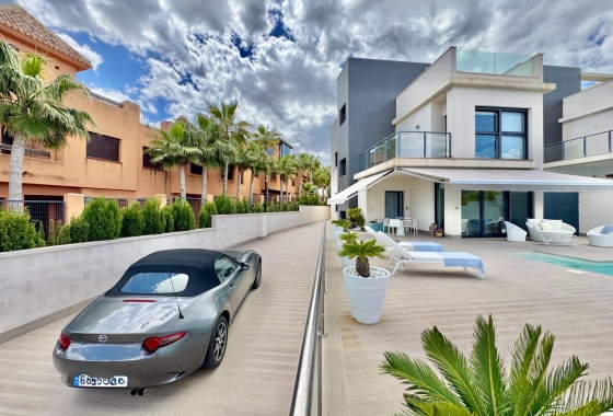 Resale - Villa - San Miguel de Salinas - Bellavista