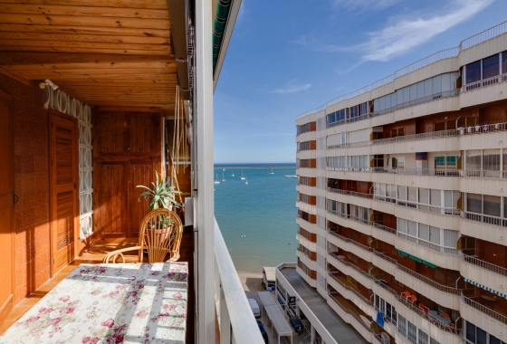 Resale - APARTAMENTO - Torrevieja - El Acequión