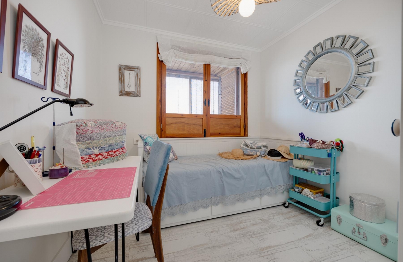 Resale - APARTAMENTO - Torrevieja - El Acequión