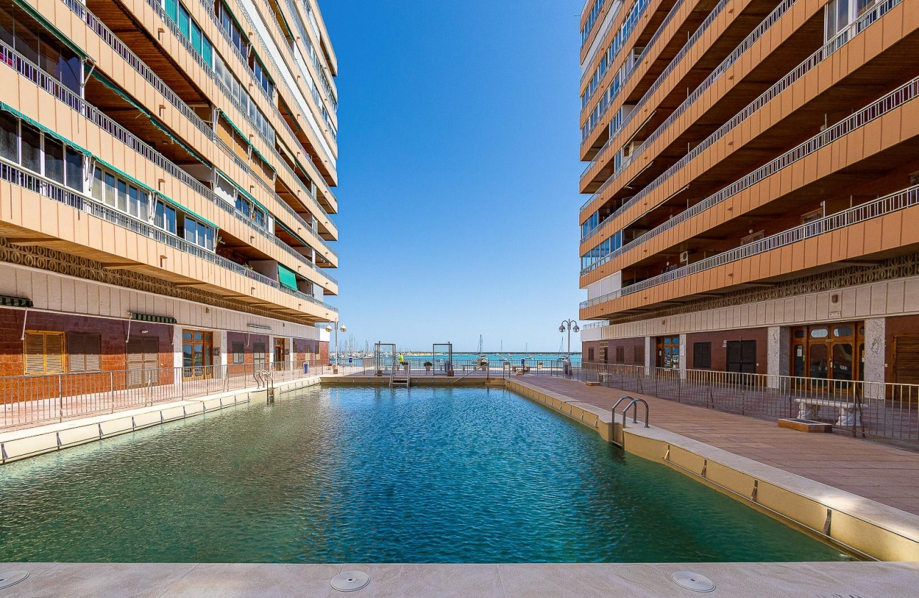 Resale - APARTAMENTO - Torrevieja - El Acequión