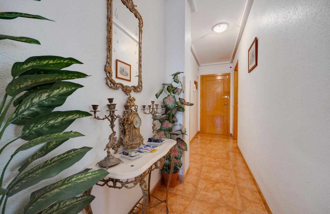 Resale - APARTAMENTO - Torrevieja - CENTRO