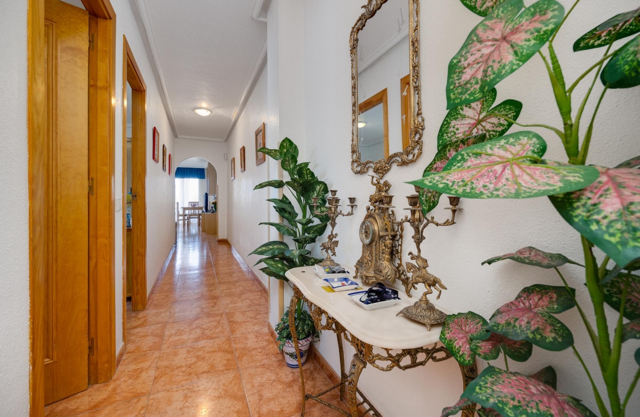 Resale - APARTAMENTO - Torrevieja - CENTRO