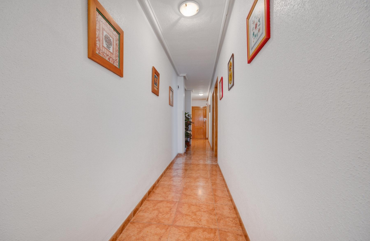 Resale - APARTAMENTO - Torrevieja - CENTRO