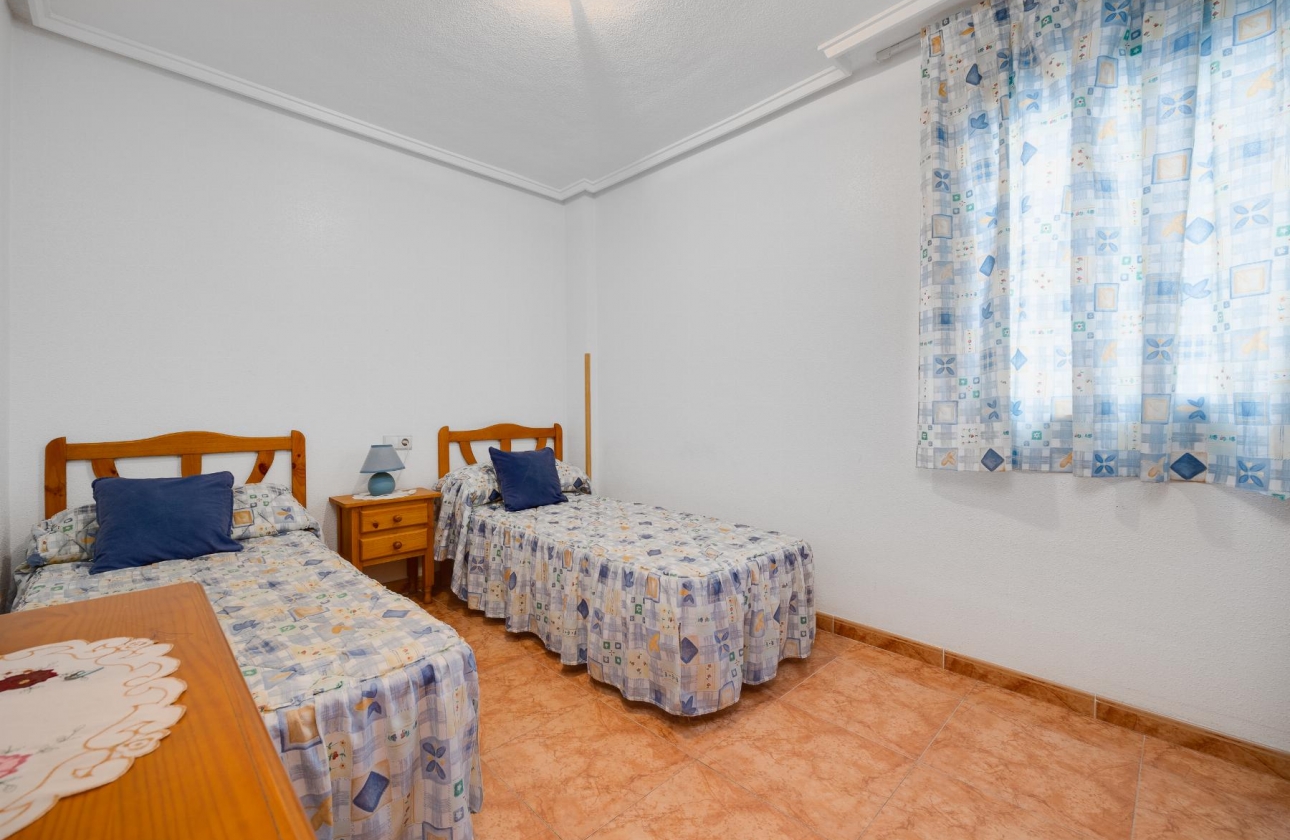 Resale - APARTAMENTO - Torrevieja - CENTRO