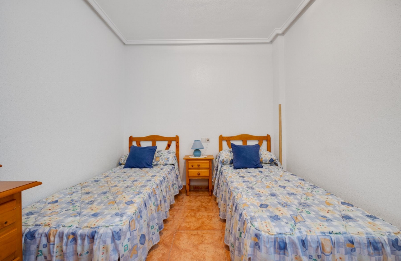 Resale - APARTAMENTO - Torrevieja - CENTRO