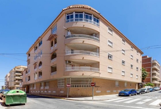 Resale - APARTAMENTO - Torrevieja - CENTRO