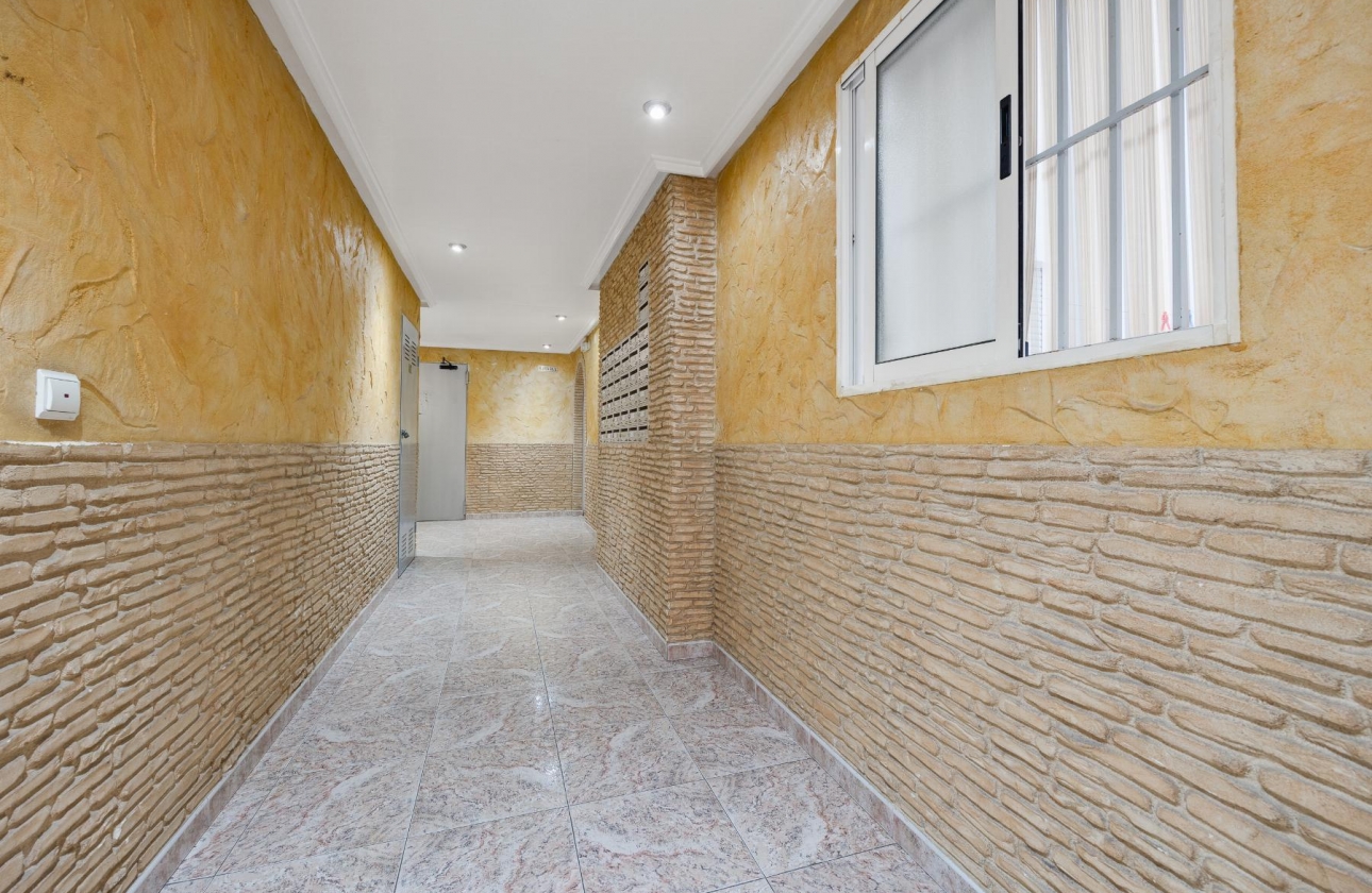 Reventa - APARTAMENTO - Torrevieja - CENTRO