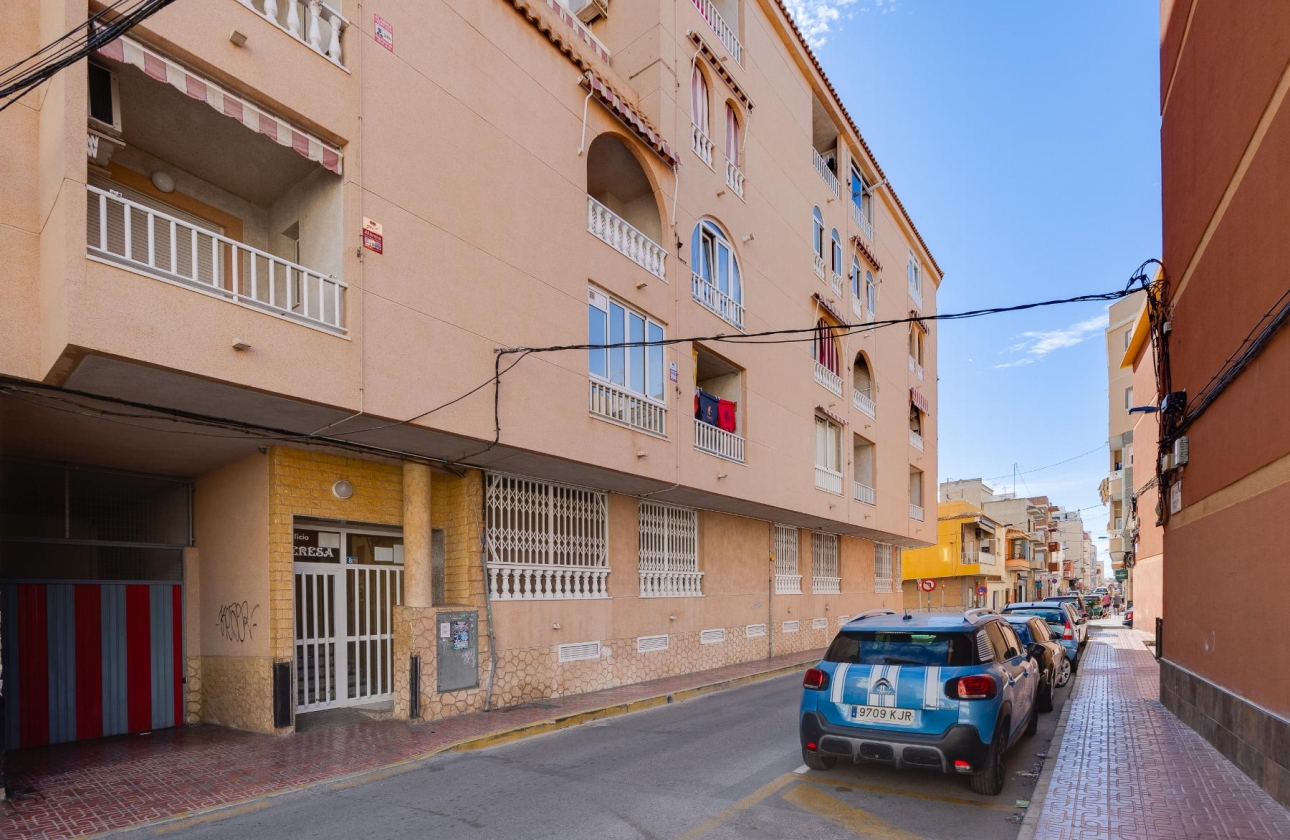 Resale - APARTAMENTO - Torrevieja - CENTRO