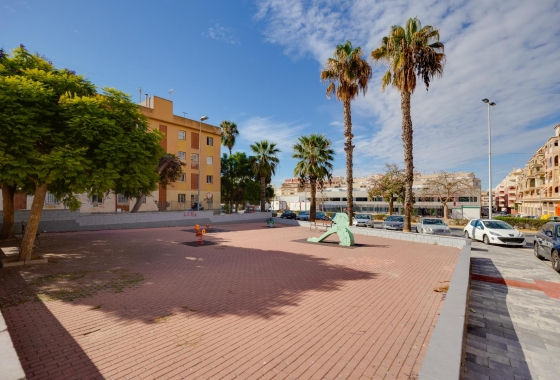 Resale - APARTAMENTO - Torrevieja - CENTRO