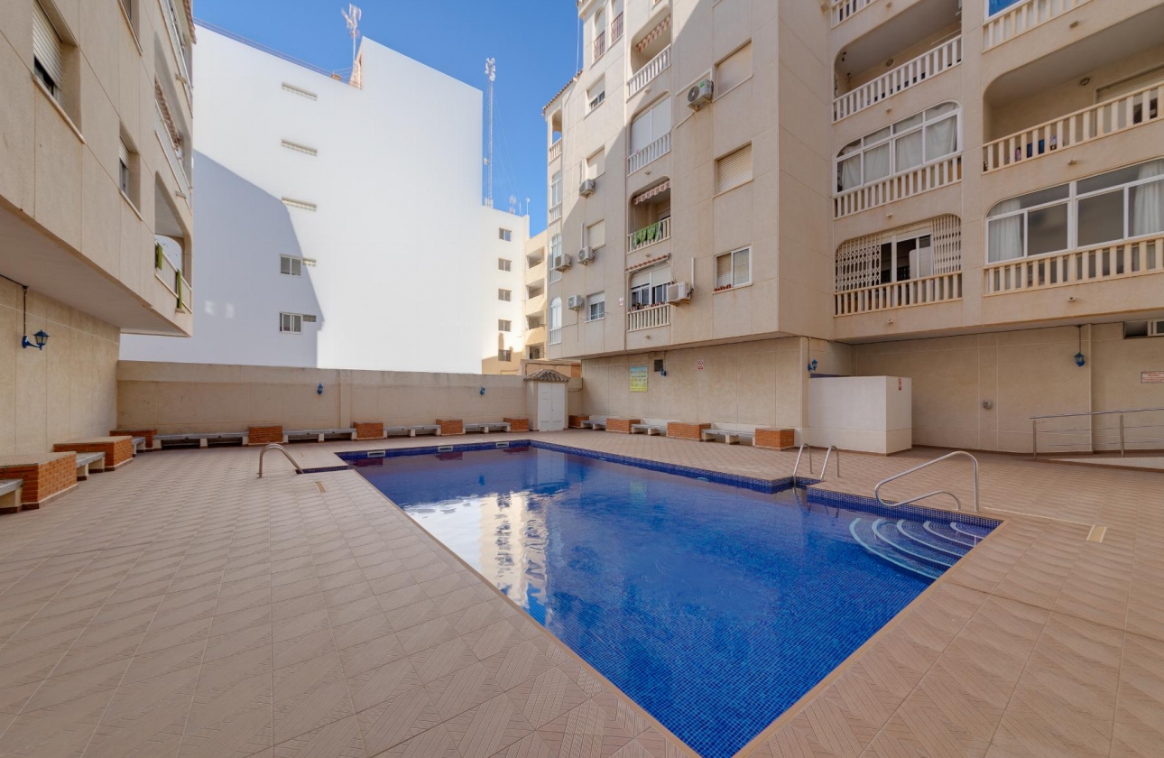 Resale - APARTAMENTO - Torrevieja - playa de los naufragos