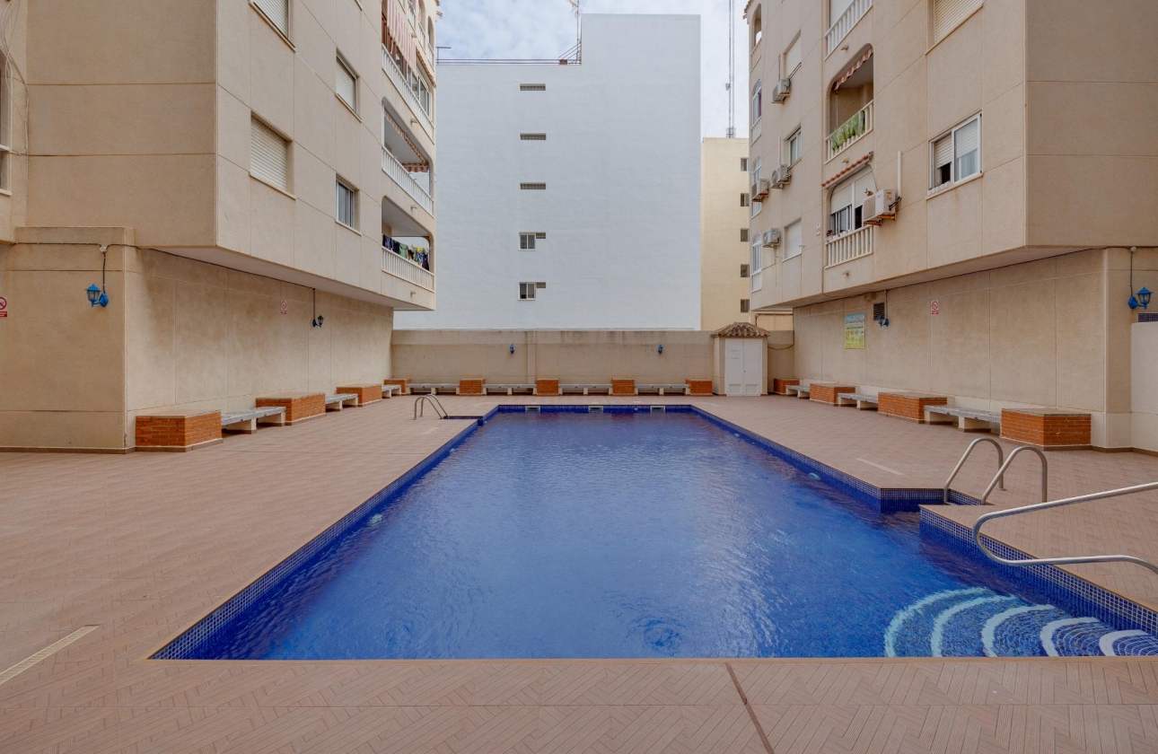 Wiederverkauf - APARTAMENTO - Torrevieja - playa de los naufragos