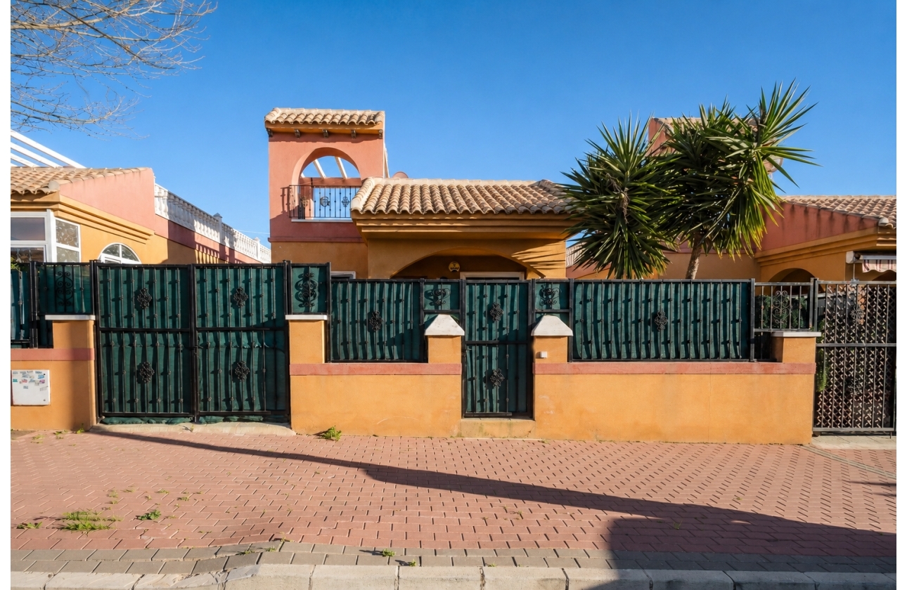 Resale - Villa - Torrevieja - Aguas Nuevas