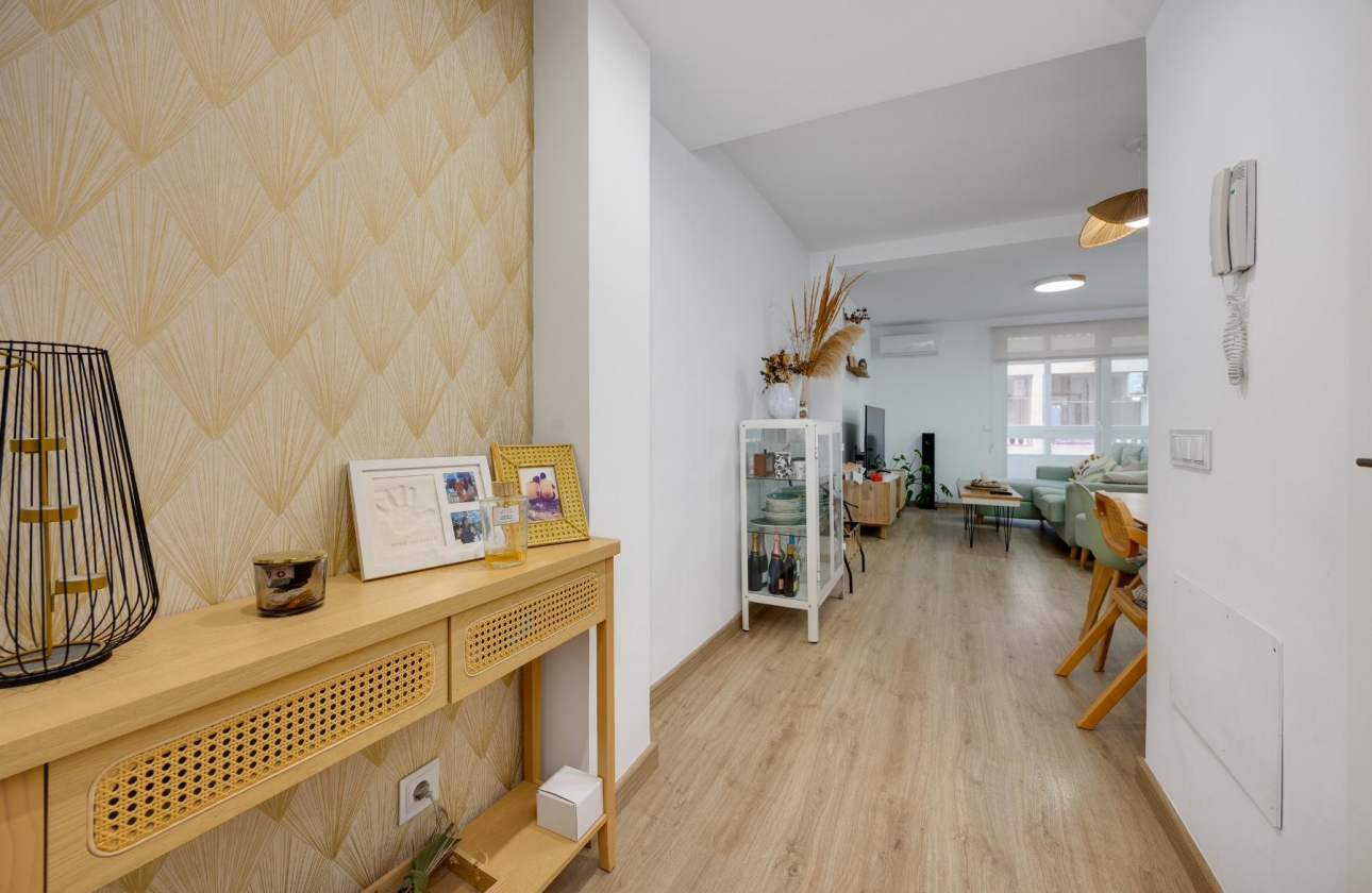 Resale - Apartment - Torrevieja - Playa de los Náufragos