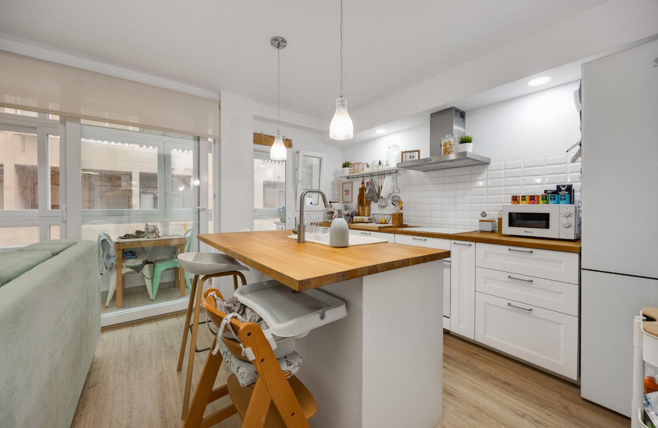 Resale - Apartment - Torrevieja - Playa de los Náufragos