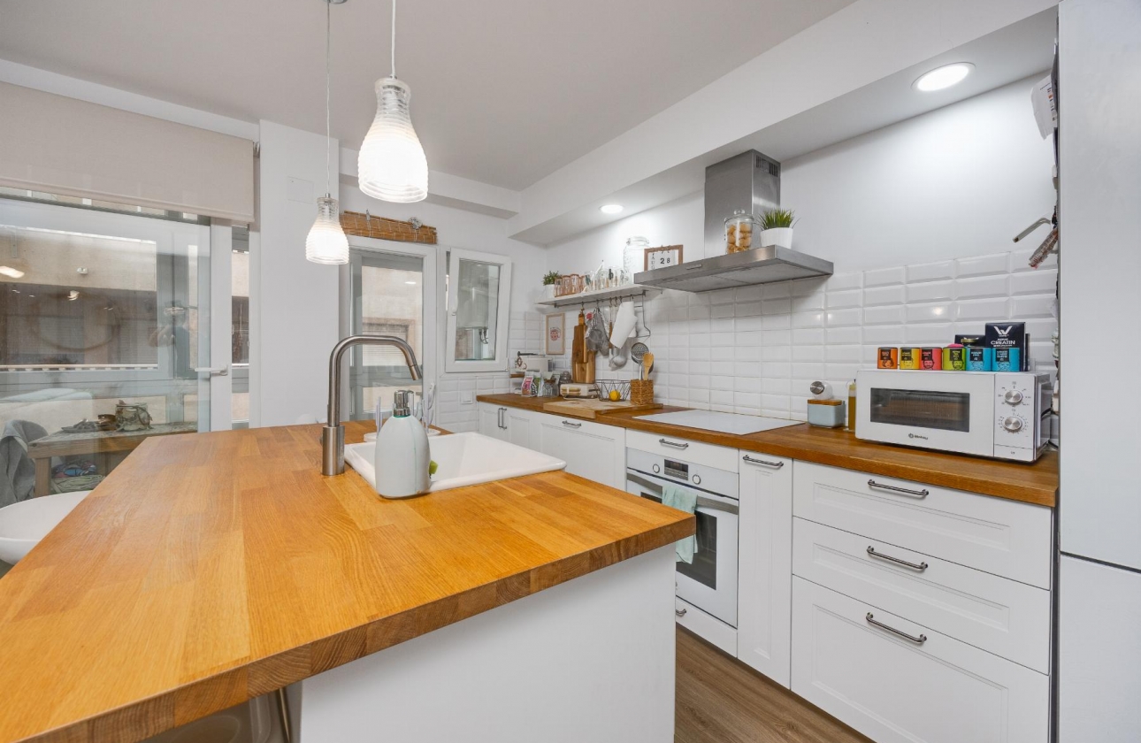 Resale - Apartment - Torrevieja - Playa de los Náufragos