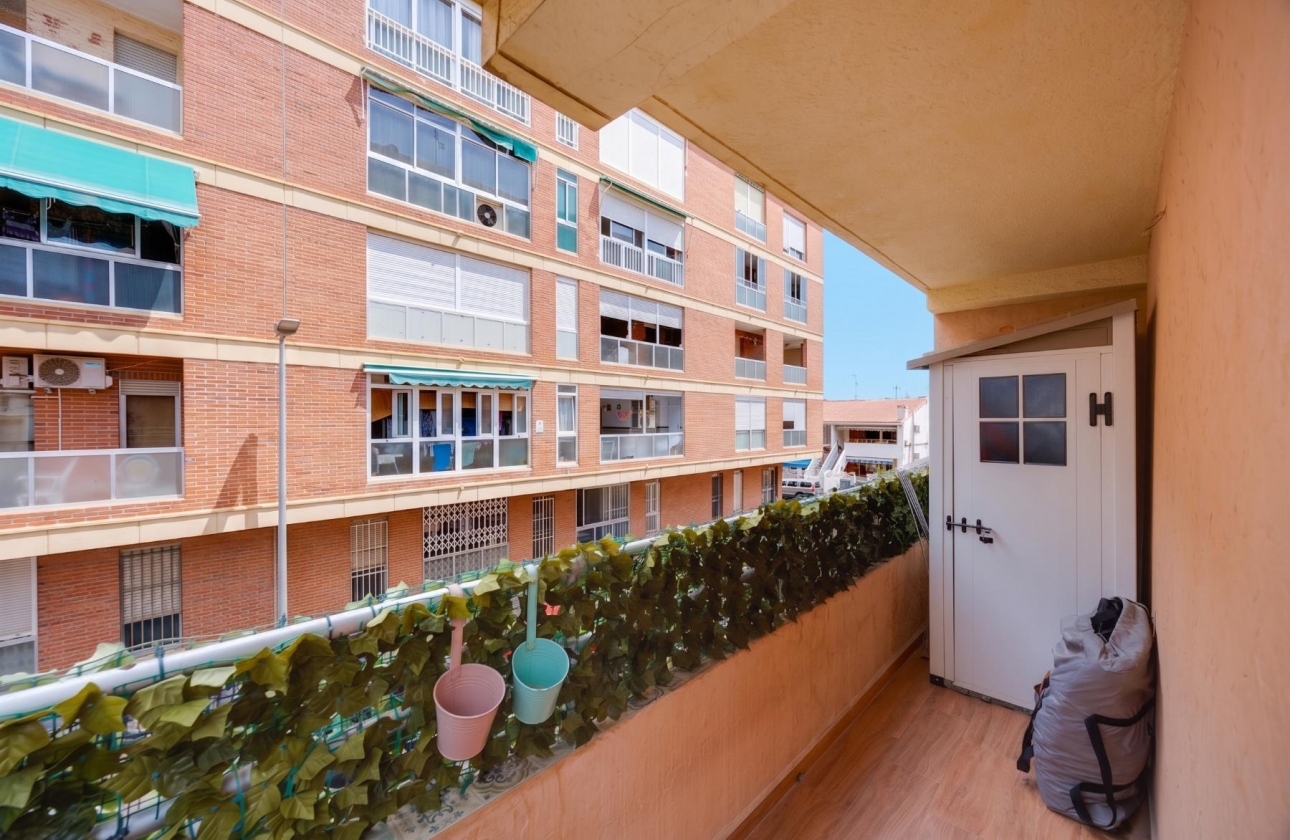 Resale - Apartment - Torrevieja - Playa de los Náufragos