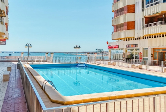 Resale - Apartment - Torrevieja - Playa del Acequión