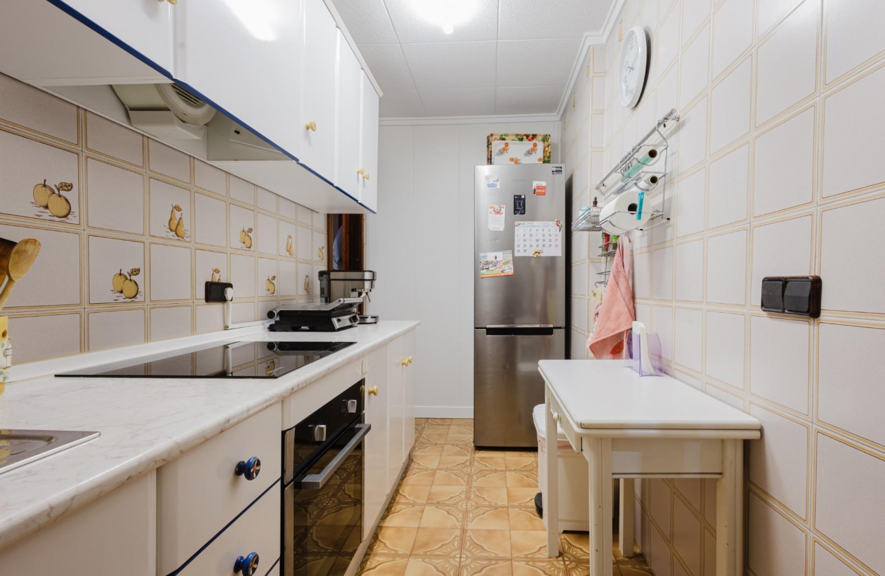 Resale - Apartment - Torrevieja - Playa del Acequión