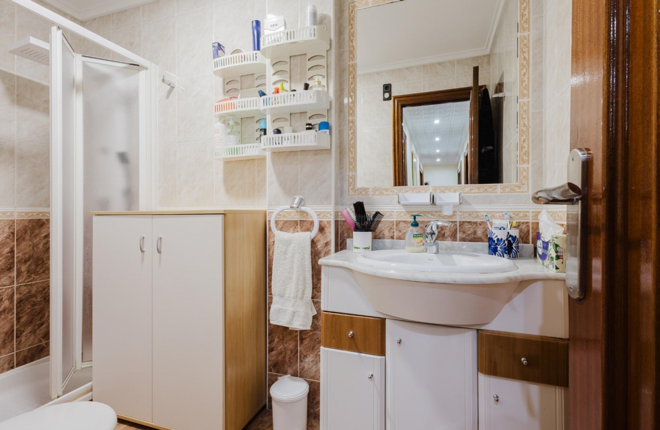 Resale - Apartment - Torrevieja - Playa del Acequión