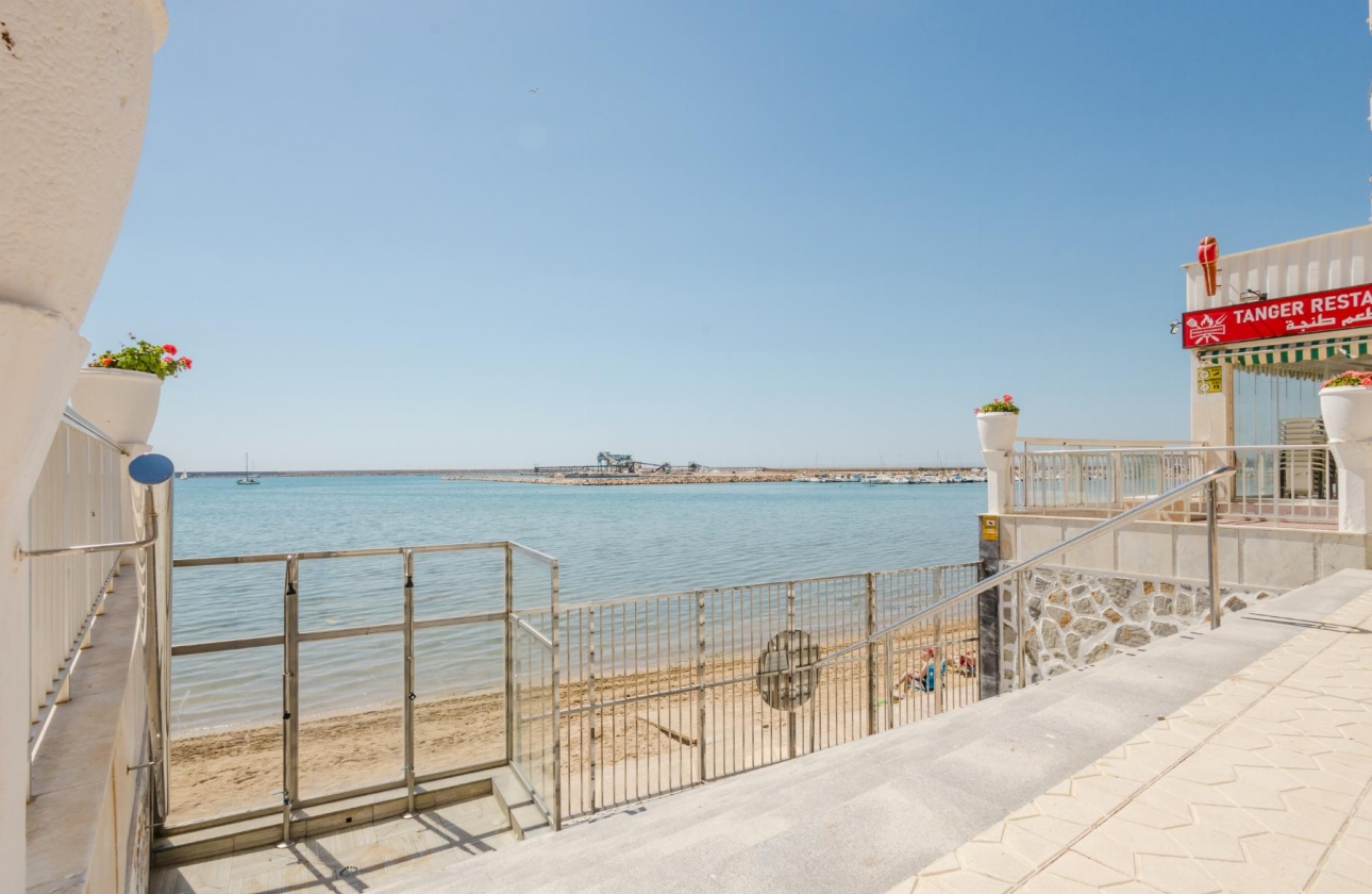 Resale - Apartment - Torrevieja - Playa del Acequión