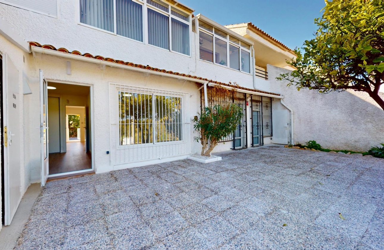 Resale - Bungalow - Orihuela Costa - Villamartin