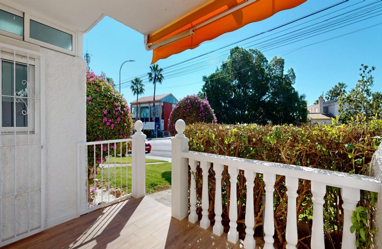 Resale - Bungalow - Orihuela Costa - Villamartin