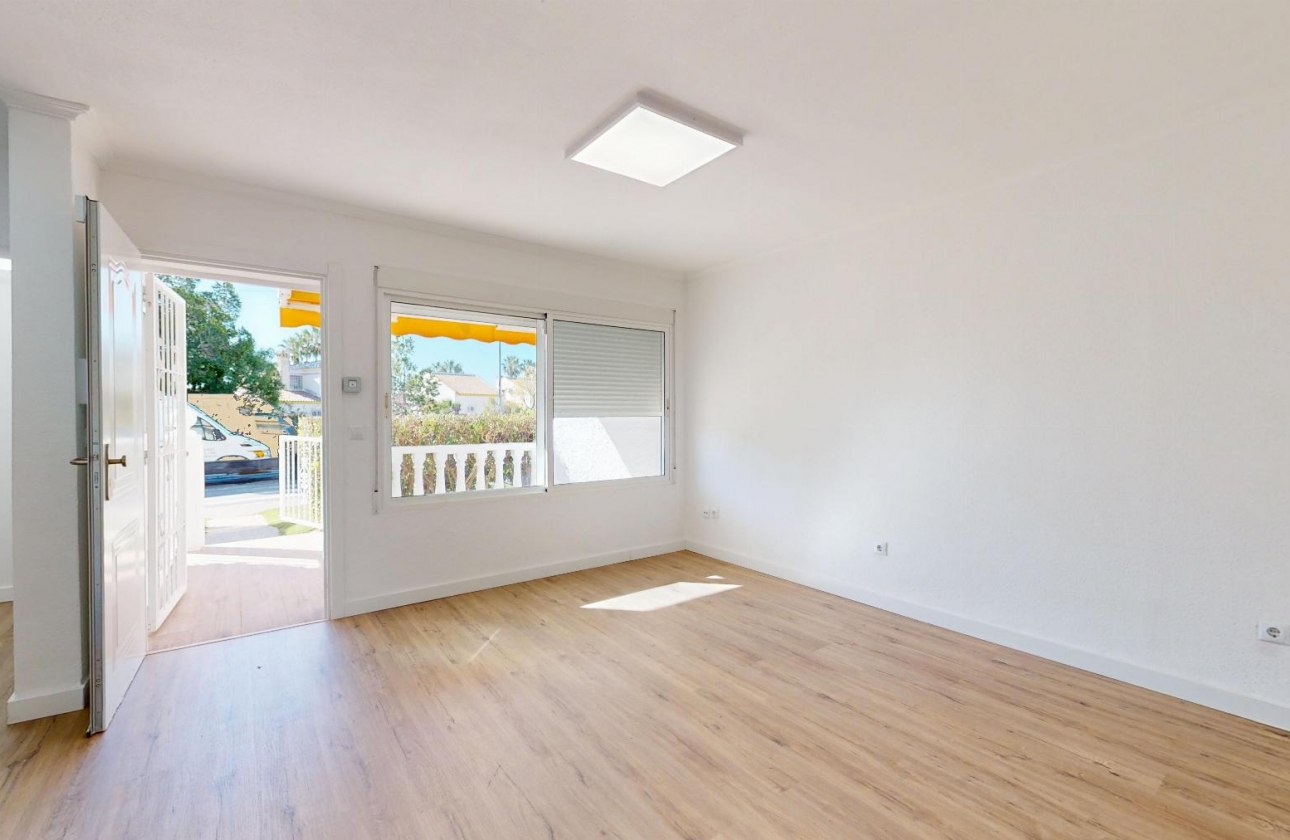 Resale - Bungalow - Orihuela Costa - Villamartin