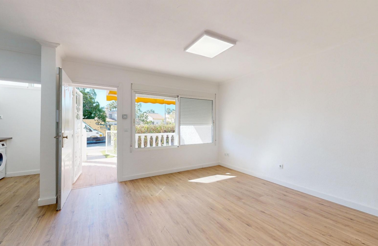 Resale - Bungalow - Orihuela Costa - Villamartin