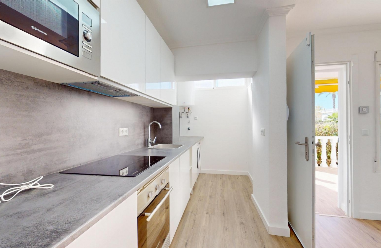 Resale - Bungalow - Orihuela Costa - Villamartin