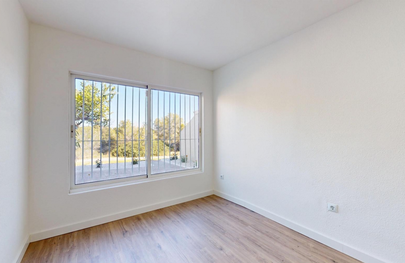 Resale - Bungalow - Orihuela Costa - Villamartin