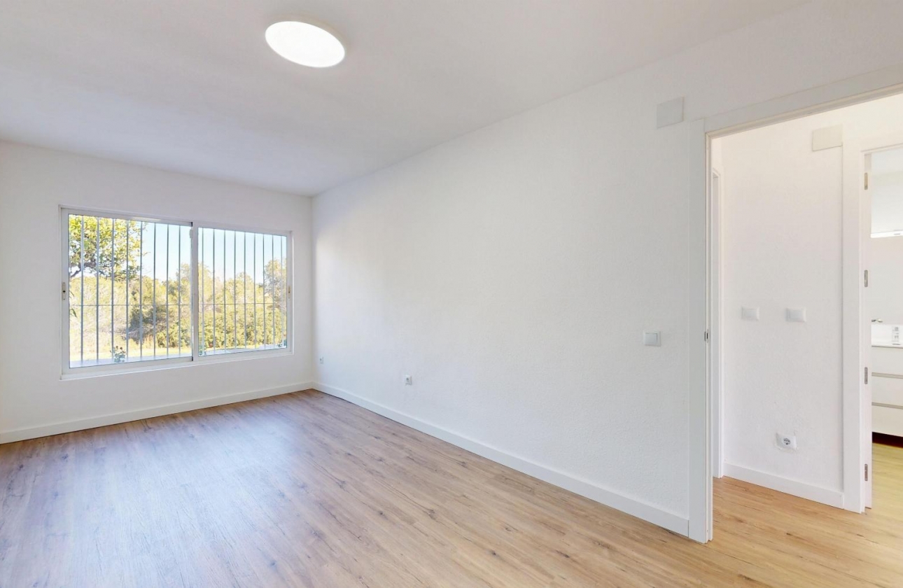 Resale - Bungalow - Orihuela Costa - Villamartin