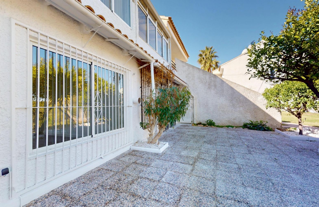 Resale - Bungalow - Orihuela Costa - Villamartin