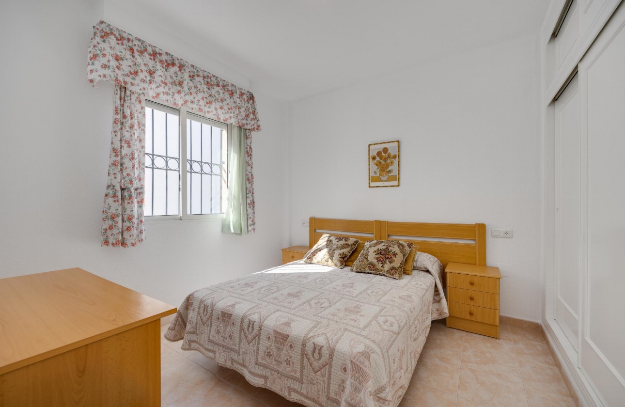 Resale - Bungalow - Torrevieja - Playa de los Náufragos