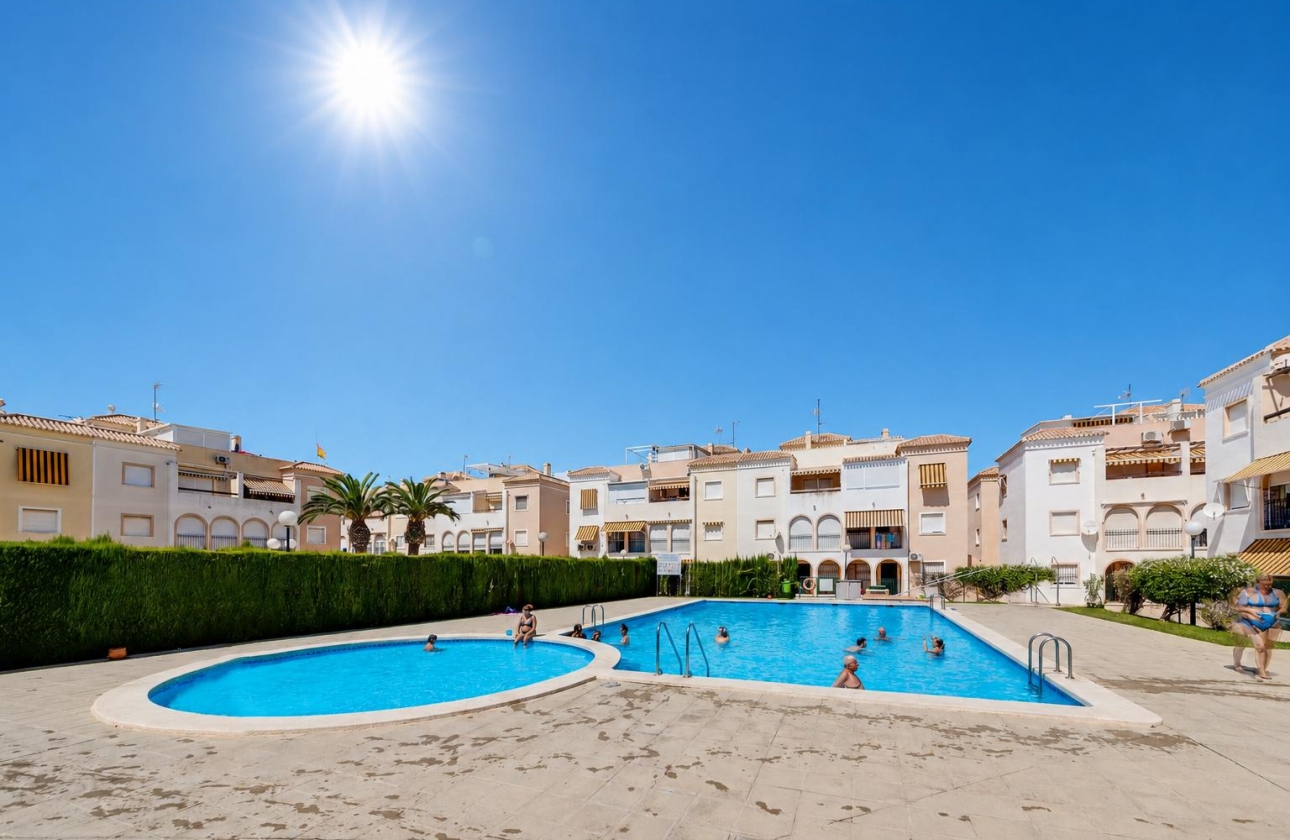 Resale - Bungalow - Torrevieja - Playa de los Náufragos