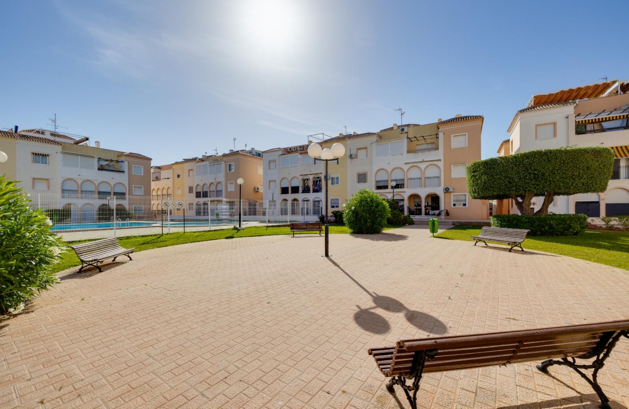 Resale - Bungalow - Torrevieja - Playa de los Náufragos