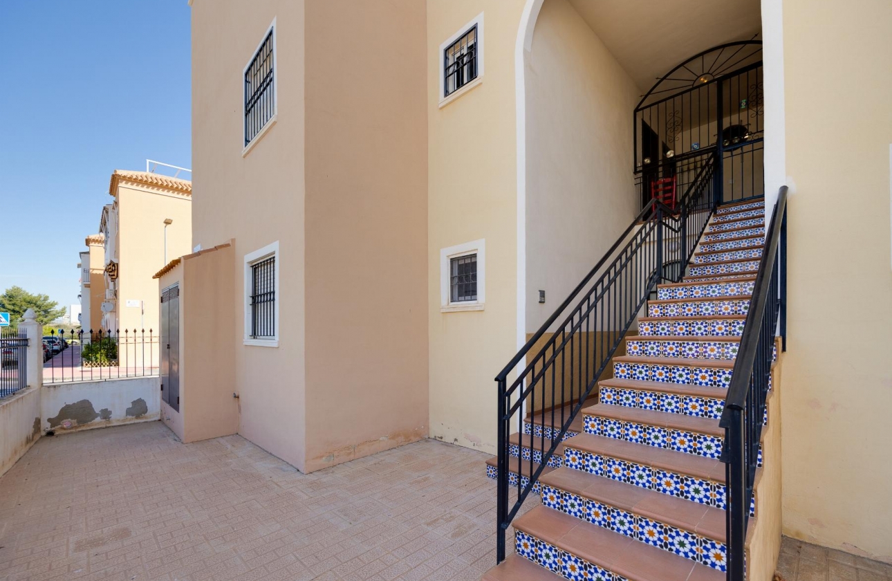 Resale - Bungalow - Torrevieja - Playa de los Náufragos